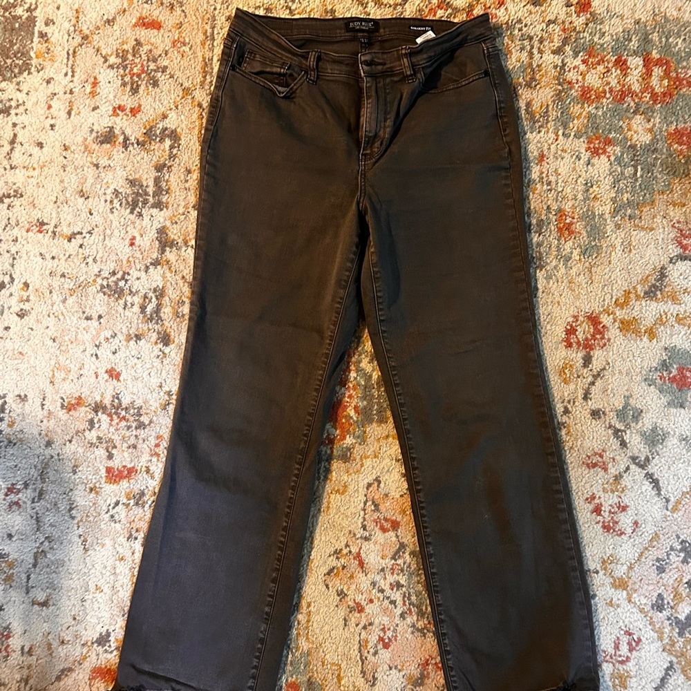 Brown stretch relaxed jeans with distressed hem